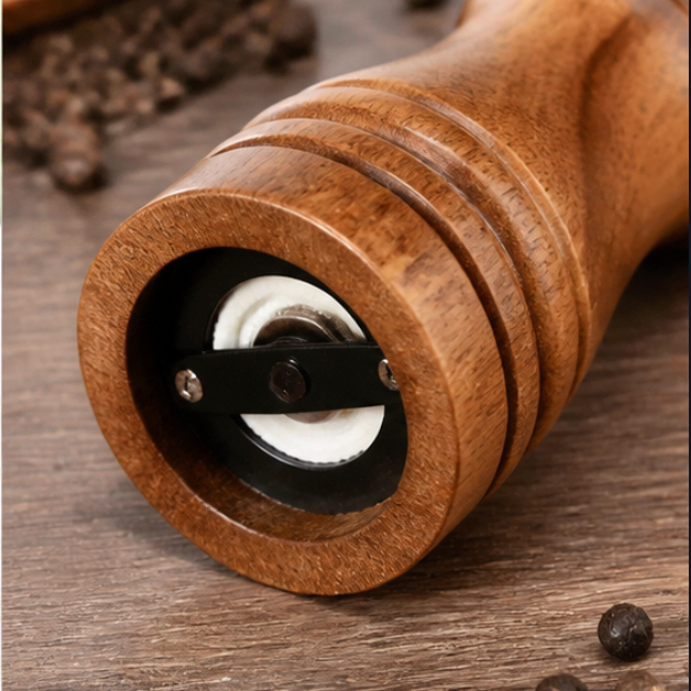 Traditional Wooden Salt Pepper Grinder